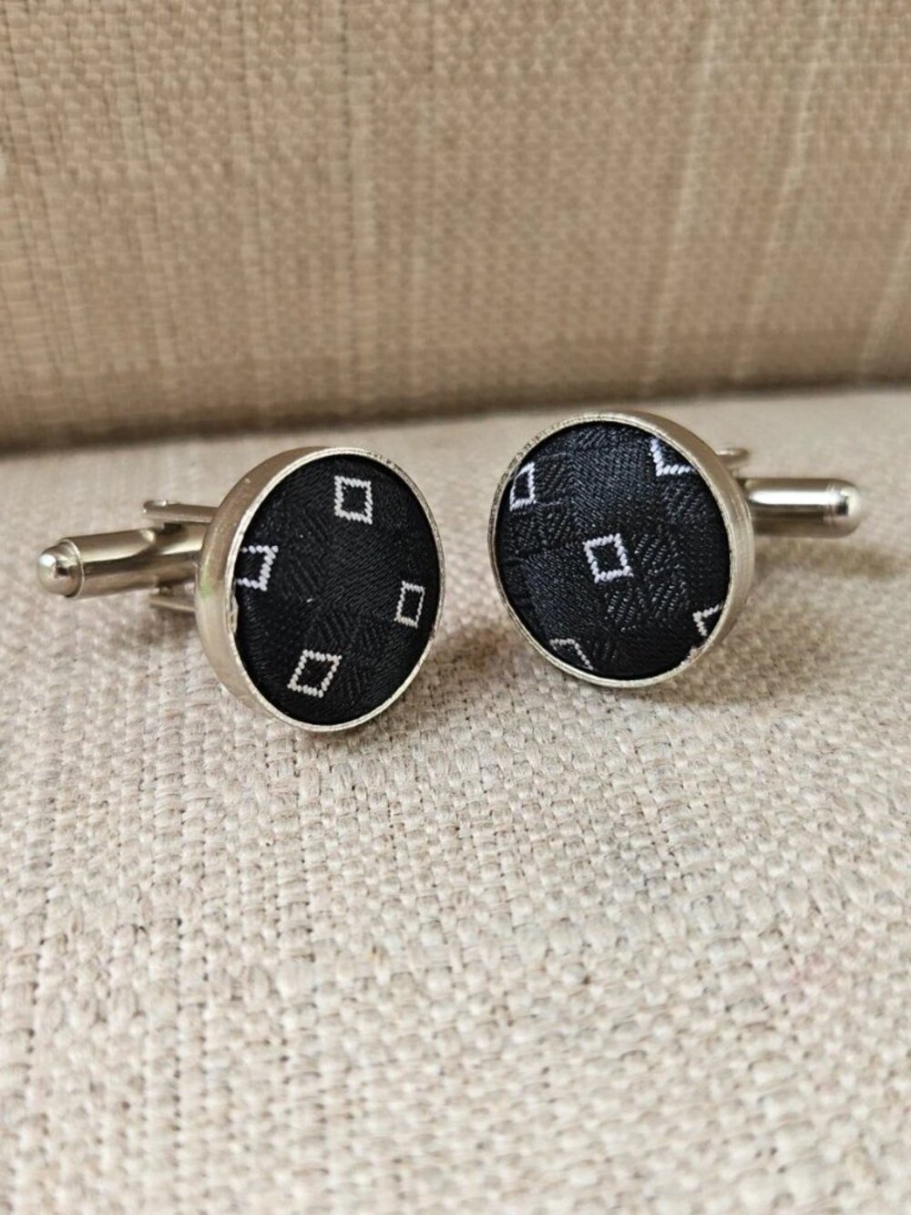 Black Cufflinks with White Diamond Pattern Men Fashion Jewelry Cuff Links New - Picture 7 of 7